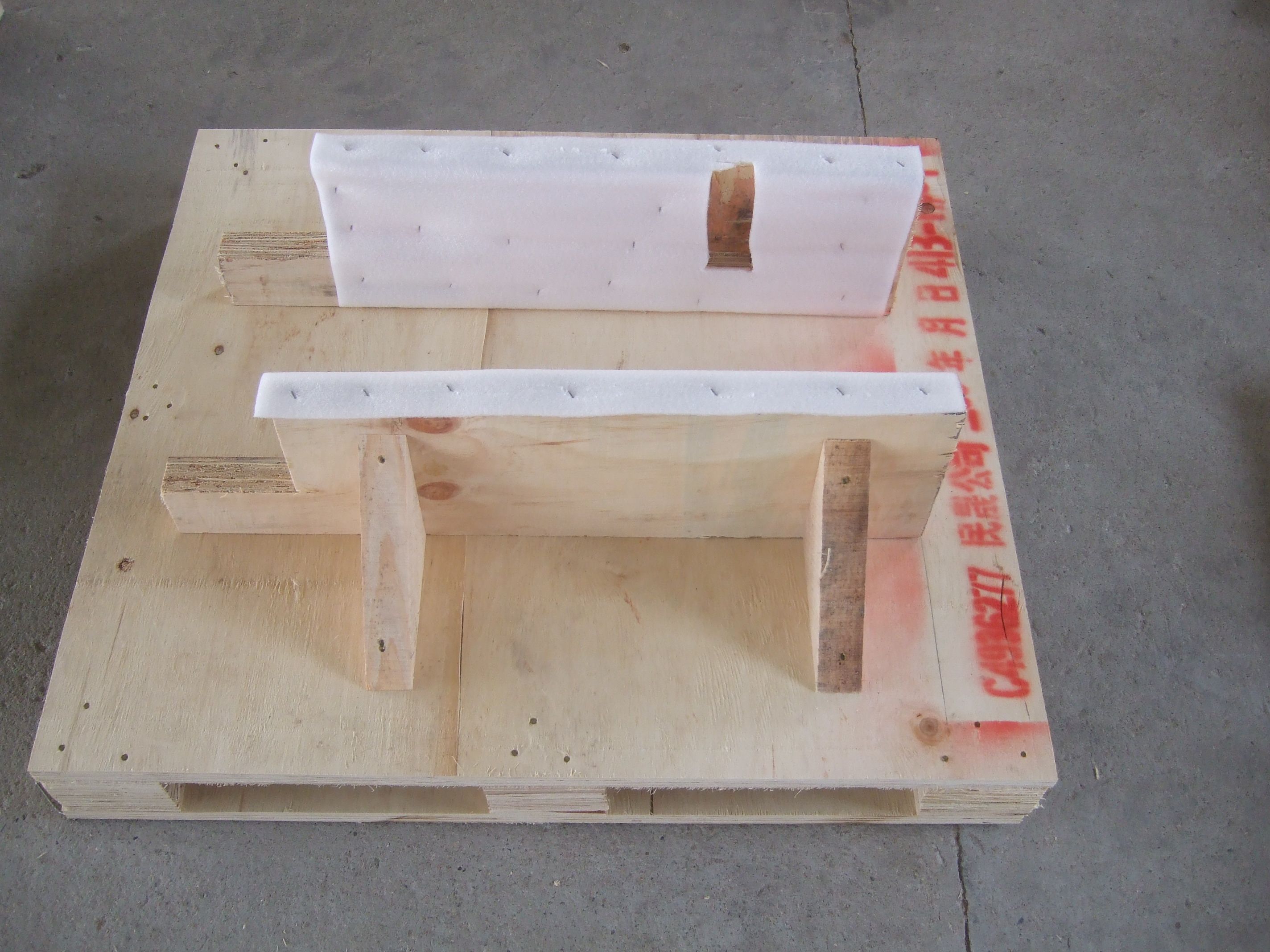 4B發(fā)動機(jī)托架